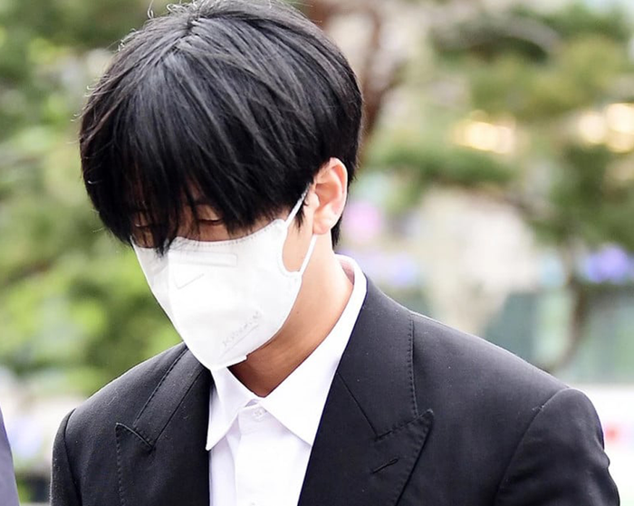 Ravi tại phiên toà.