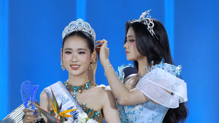 Trực tiếp chung kết Miss World Vietnam 2025: Top 3 chung cuộc lộ diện, Ý Nhi và Minh Kiên xúc động khi final walk Ảnh 1