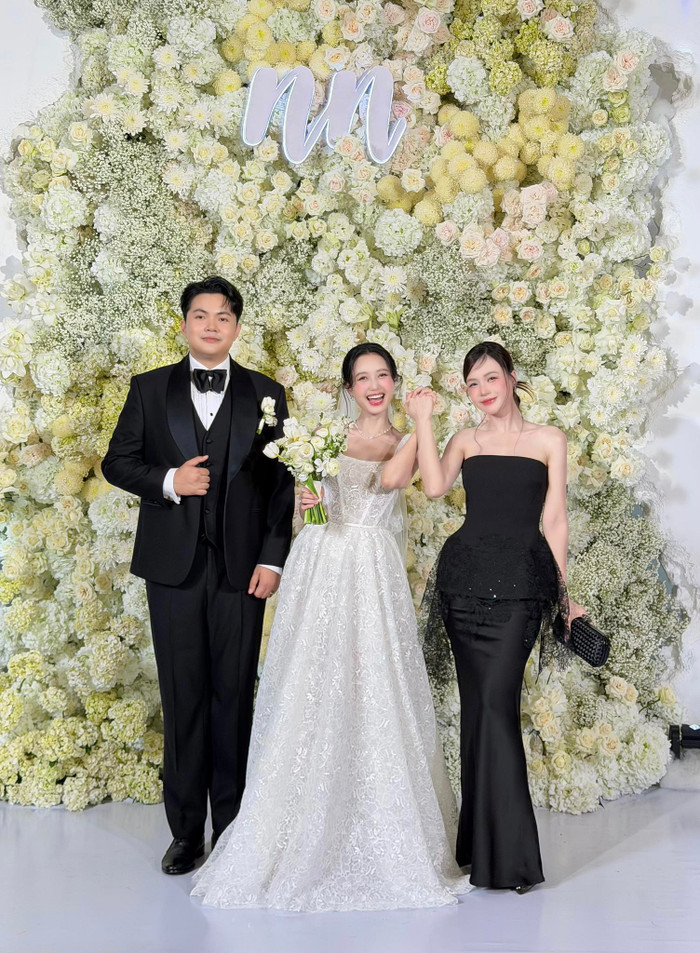 Sam nhắn nhủ đến Nhung Gumiho: 'Chúc mừng gái yêu'. Ảnh: FBNV