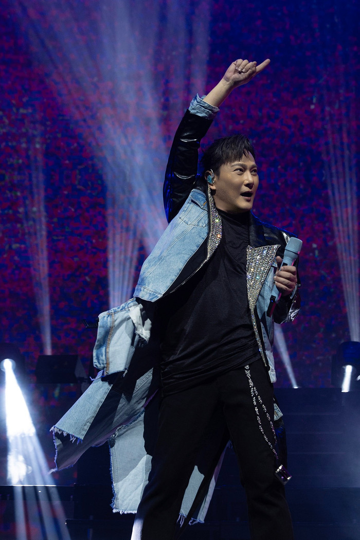 Nam ca sĩ gạo cội kết thúc chuyến lưu diễn kéo dài suốt 8 năm Ảnh 1