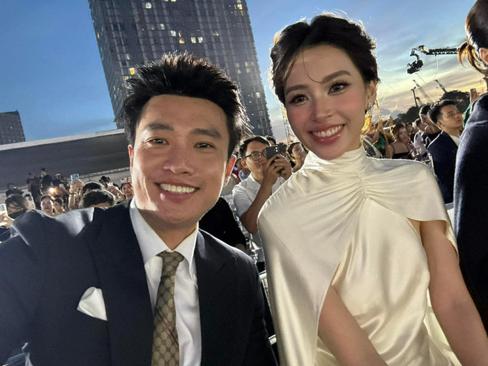 Hiện, bộ phim đang nhận sự chú ý từ công chúng.