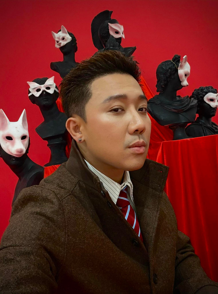 Trấn Thành sẵn sàng đón nhận những câu hỏi của khán giả về phim Thỏ Ơi!!. Ảnh: FBNV