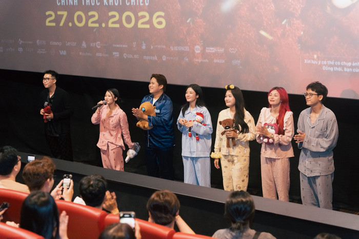 Bộ phim nhận được lượt thảo luận cao nhờ vượt qua kỳ vọng của khán giả. (Ảnh: FBNV)