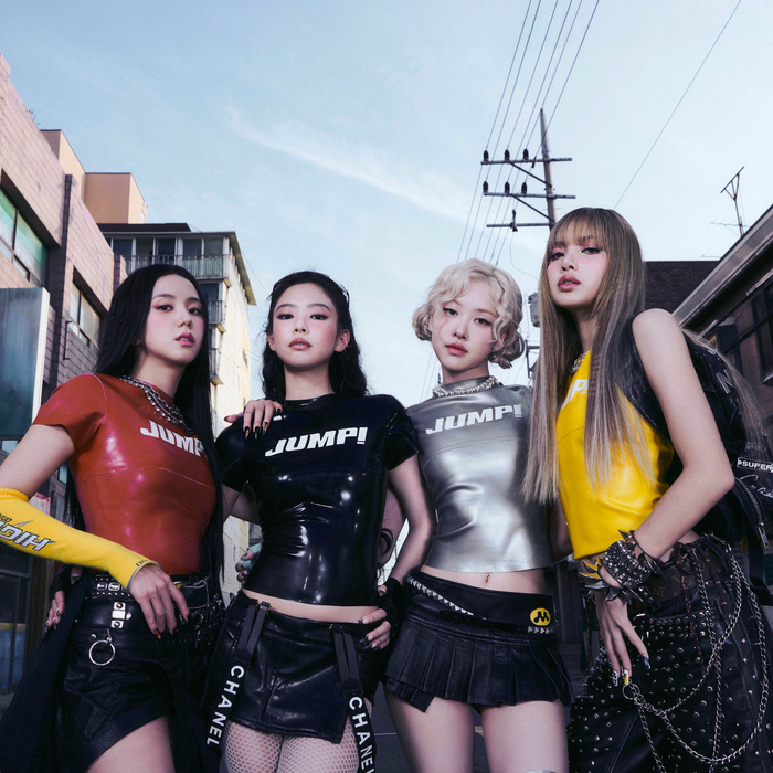 BLACKPINK nhận được 'cơn mưa' lời khen.