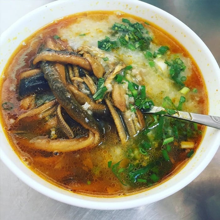 Cháo lươn - món đặc sản nổi tiếng ở xứ Nghệ.