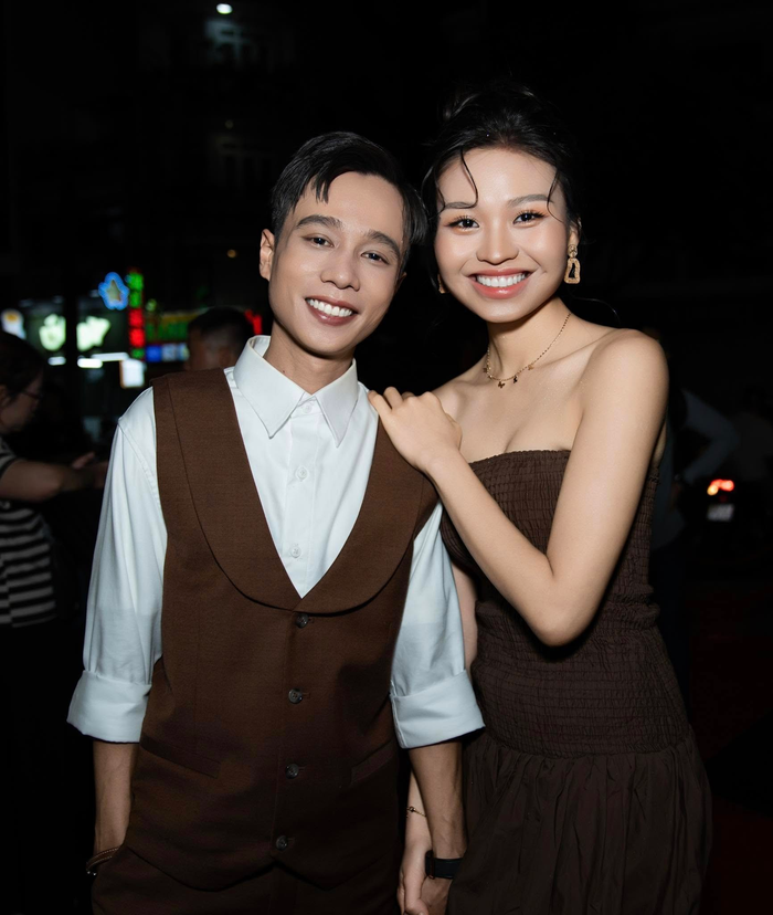 Tin vui của cặp đôi khiến nhiều đồng nghiệp, bạn bè lẫn khán giả vỡ oà.