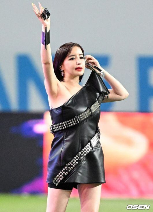 Park Bom thực tế đã tạm ngừng hoạt động từ tháng 8 năm ngoái để nghỉ ngơi vì sức khoẻ không đảm bảo. Trước đó cô vẫn tham gia các hoạt động cùng nhóm nhạc 2ne1. Ảnh: OSEN