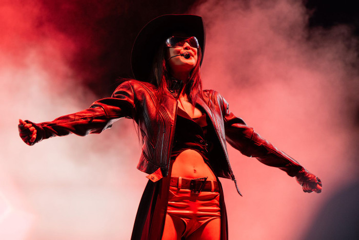 5 nữ nghệ sĩ solo Kpop có nhiều ca khúc vượt 100 triệu lượt stream trên Spotify: IU bị thành viên BLACKPINK 'vượt mặt' Ảnh 6