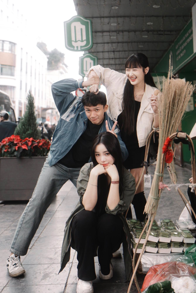 Quỳnh Kool cùng Ngọc Thủy và Sơn Tùng ngoài đời tạo nên sự gắn kết tự nhiên cho ba chị em trên màn ảnh