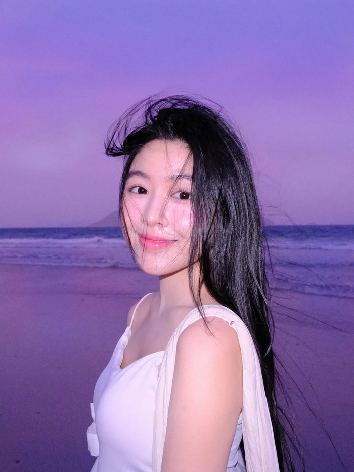 Con gái Quyền Linh - Lọ Lem vừa đăng tải loạt ảnh mới trên trang cá nhân (Ảnh: FBNV).