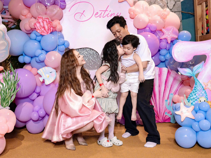Vợ chồng Trường Giang - Nhã Phương làm tiệc sinh nhật con gái Destiny vào tháng 1 năm nay. Ảnh: FBNV