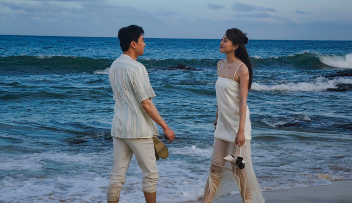 Cả hai kết hợp trong một dự án phim điện ảnh mới, càng được nhiều khán giả đồn đoán đang hẹn hò vì những khoảnh khắc thân mật.