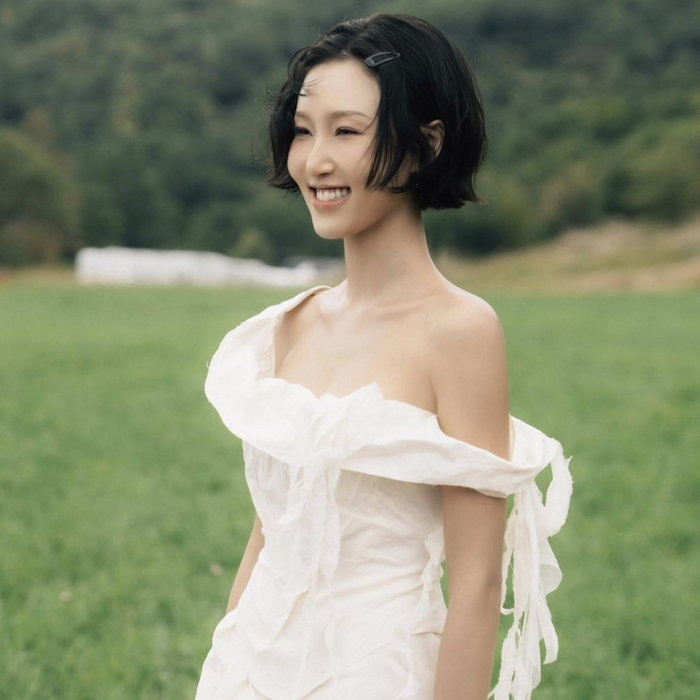 Hwasa cũng đang ghi dấu ấn mạnh mẽ trong sự nghiệp âm nhạc.&nbsp;