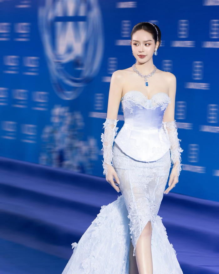 Trước đó Thanh Thủy đã ăn diện sang chảnh khi đến dự chung kết Miss World Vietnam 2025. Ảnh: FBNV