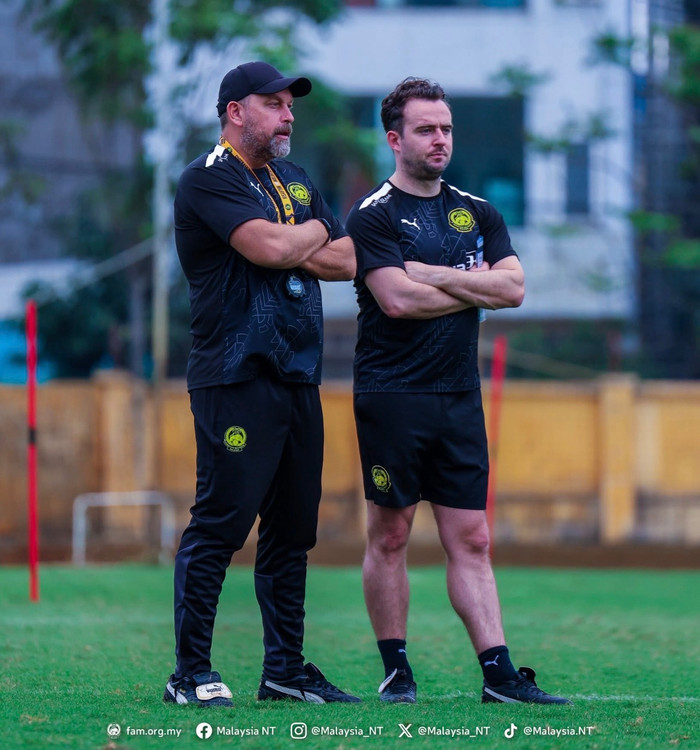 Trước trận gặp tuyển Việt Nam, HLV Peter Cklamovski tuyên bố Malaysia quyết “đảo ngược lịch sử”, chấm dứt chuỗi 12 năm không thắng đối thủ. Ảnh: Malaysia NT