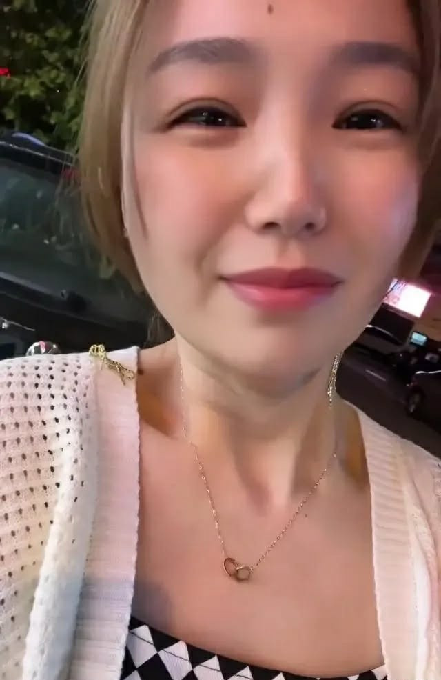 Tới nhà chồng cũ thăm con gái, người phụ nữ 'sốc nặng' trước danh tính vợ mới Ảnh 4