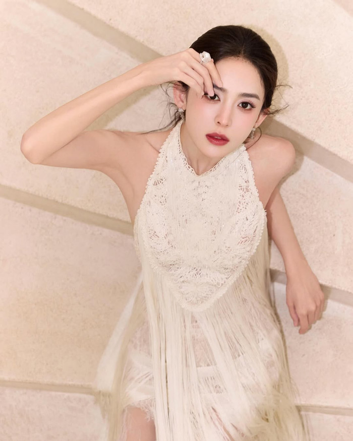 Cổ Lực Na Trát được nhận xét ngày càng xinh đẹp, quyến rũ trông thấy. Ảnh: IGNV