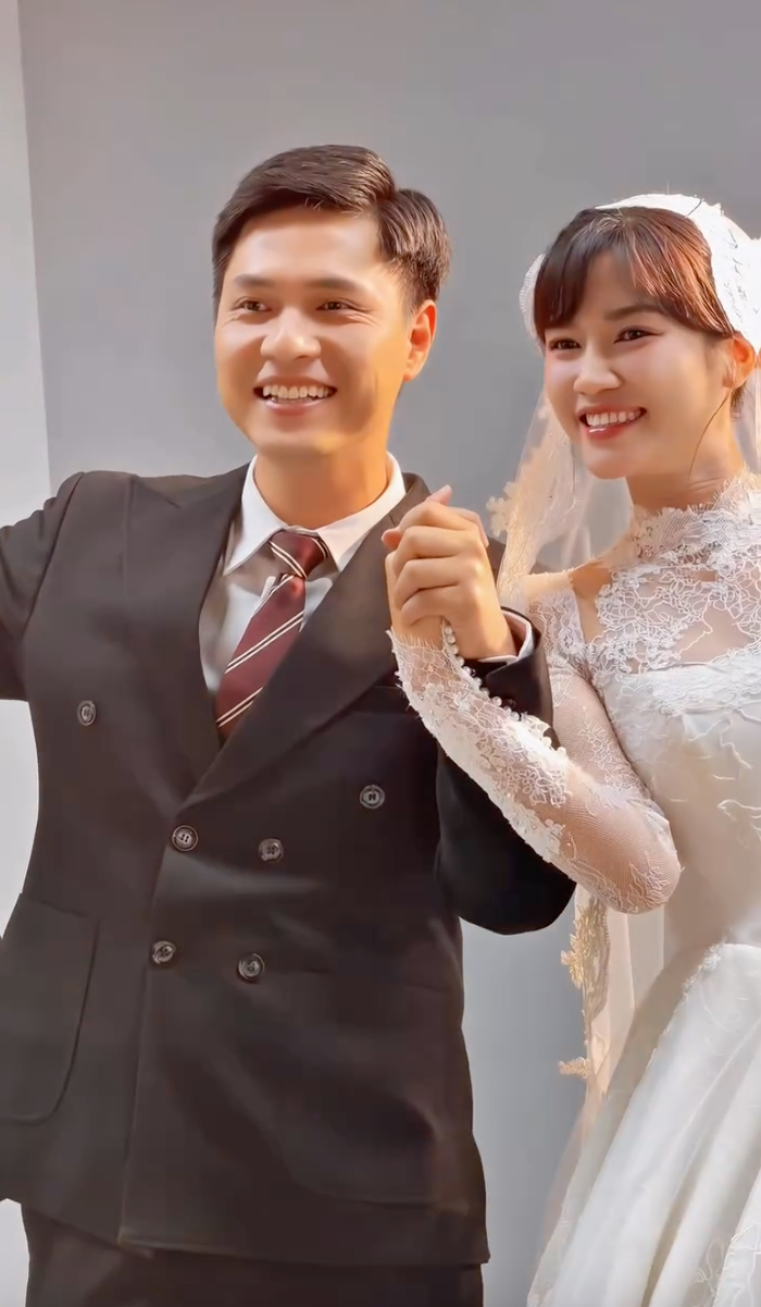 Trong phim Không Giới Hạn, Tô Dũng đảm nhận vai Minh Lợi, Anh Đào vào vai Khánh Linh (Ảnh: Chụp màn hình).