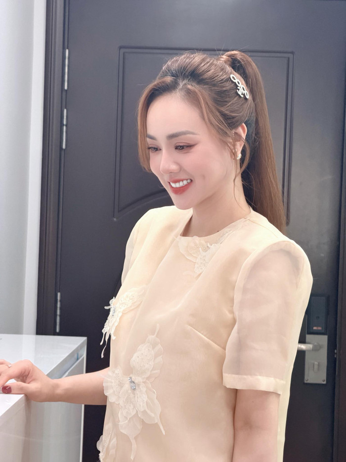 Những chia sẻ thẳng thắn này phần nào hé lộ góc khuất phía sau cuộc sống của gia đình nghệ sĩ Công Lý (Ảnh: FBNV).