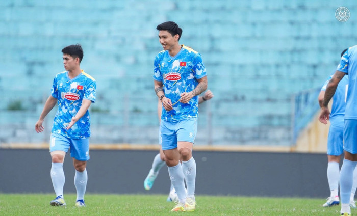Sự trở lại của Đoàn Văn Hậu không chỉ mang đến hy vọng cho tuyển Việt Nam, mà còn gợi lại nỗi tiếc nuối trong quãng thời gian anh vắng mặt. Ảnh: CLB CAHN