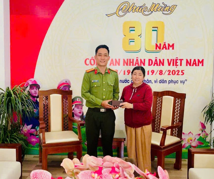 Hành động đáng ngưỡng mộ của 4 em học sinh ở Đà Nẵng Ảnh 2