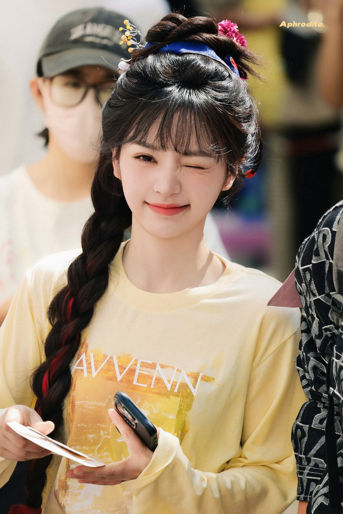 Điền Hi Vi luôn thể hiện nguồn năng lượng tích cực mỗi khi xuất hiện trước khán giả. Ảnh: Fansite