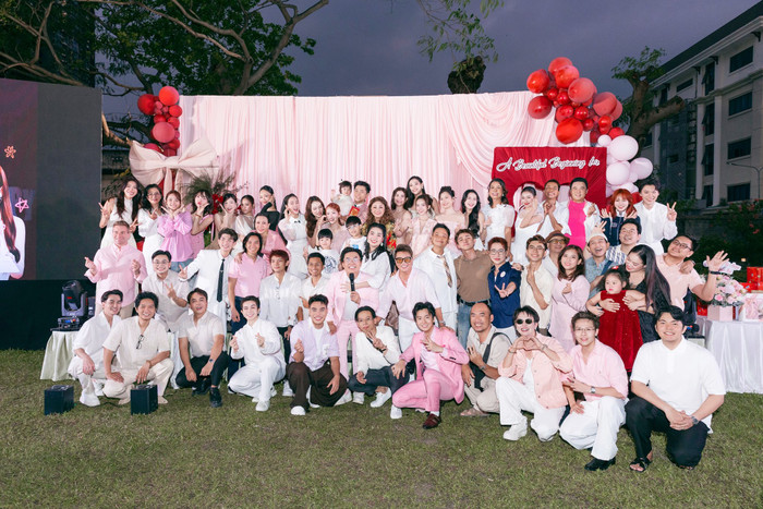 Nhiều đồng nghiệp, bạn bè đến chung vui cùng gia đình Gin Tuấn Kiệt và Puka.