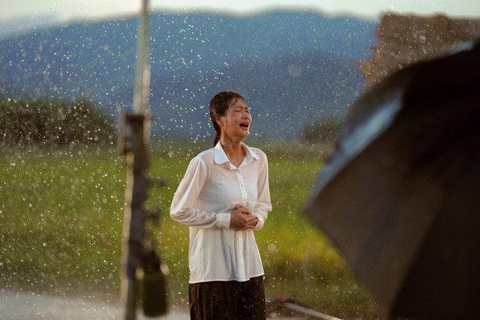 Đoàn Thiên Ân cho biết bản thân đã dồn nhiều cảm xúc cho vai diễn, thậm chí có những cảnh quay khiến cô bật khóc (Ảnh: FBNV).