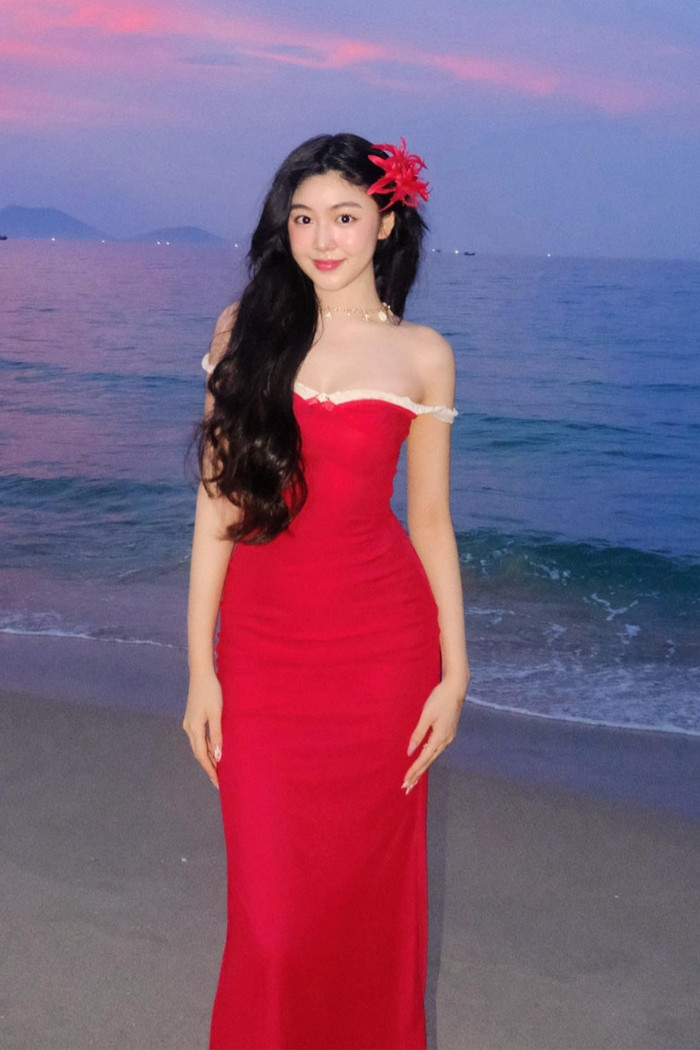 Nét xinh đẹp, dịu dàng của Lọ Lem khiến nhiều người ví nữ sinh như 'nàng thơ'.