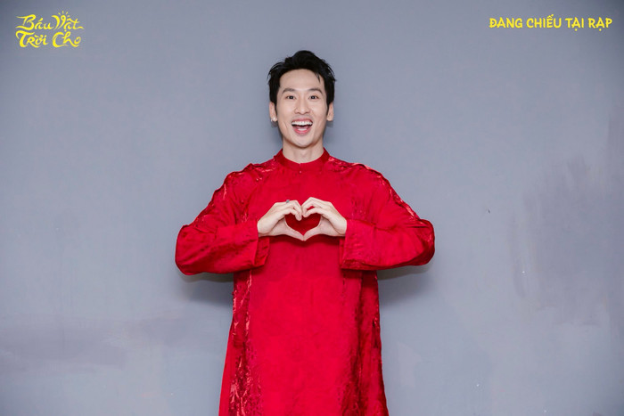 Tuấn Trần xác lập kỷ lục nam diễn viên có tổng doanh thu phim cao nhất lịch sử điện ảnh Việt. - Ảnh: FBNV