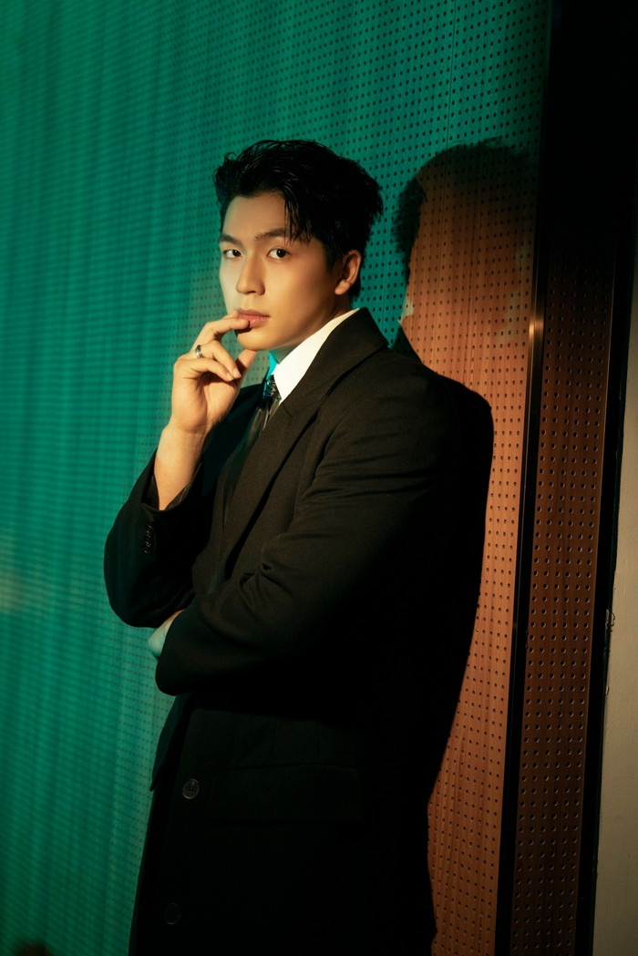 Quốc Anh lột xác ngoạn mục, trở thành 'nam thần phòng vé' thế hệ mới trong vũ trụ điện ảnh của Trấn Thành. - Ảnh: FBNV