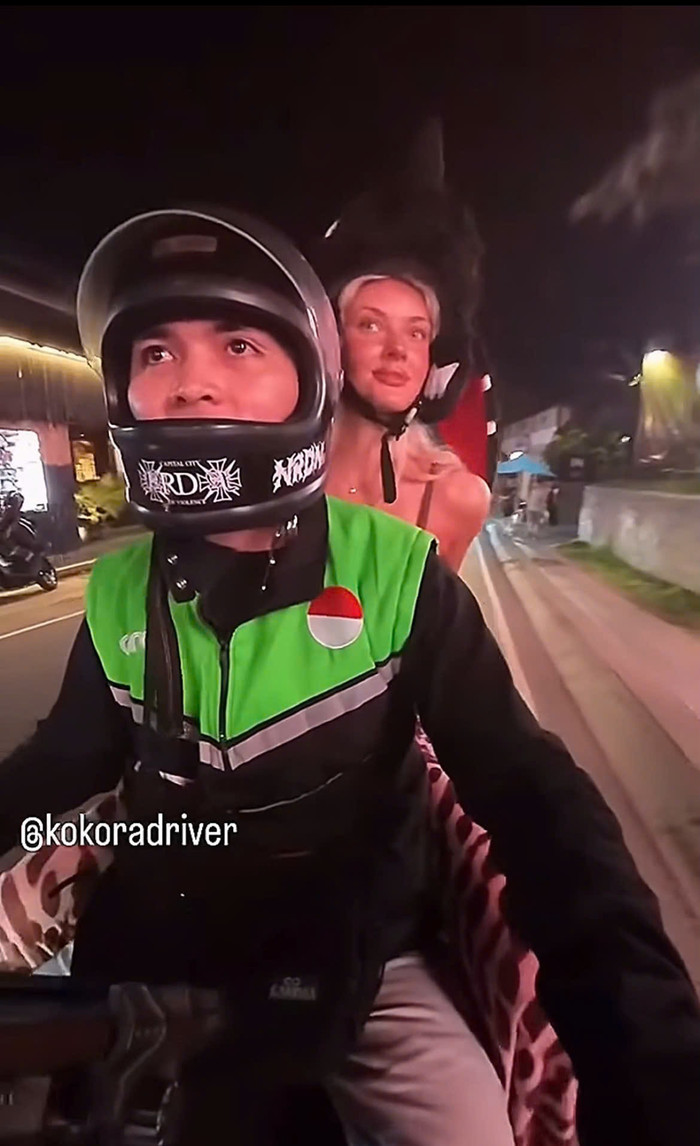 Miss Universe 2024 Victoria Theilvig trong chuyến xe. Ảnh: Kokoradriver