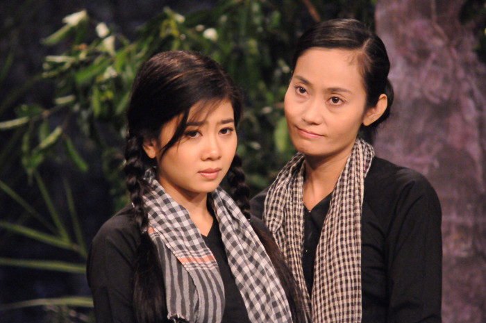 NSƯT Hạnh Thúy chia sẻ ảnh chụp cách đây 24 năm cùng cố diễn viên Mai Phương.