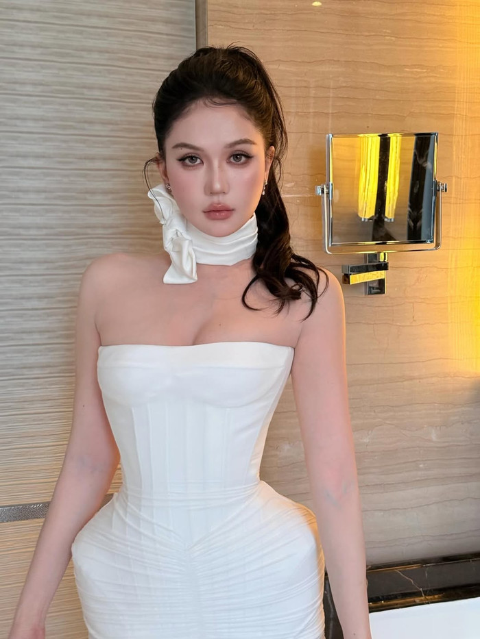 Ngọc Trinh được nhận xét trẻ hơn so với tuổi thật. Ảnh: IGNV