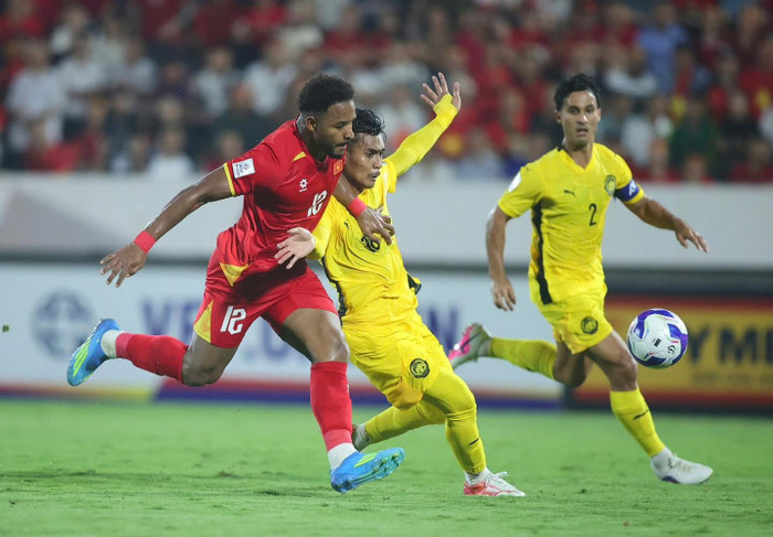 Nguyễn Xuân Son có đêm đáng nhớ với 2 bàn thắng. Ảnh: Nam Định FC