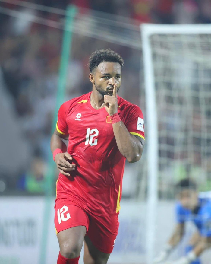 Hai bàn thắng của Nguyễn Xuân Son giúp tuyển Việt Nam thắng đậm Malaysia với tỷ số 3-1. Ảnh: Nam Định FC