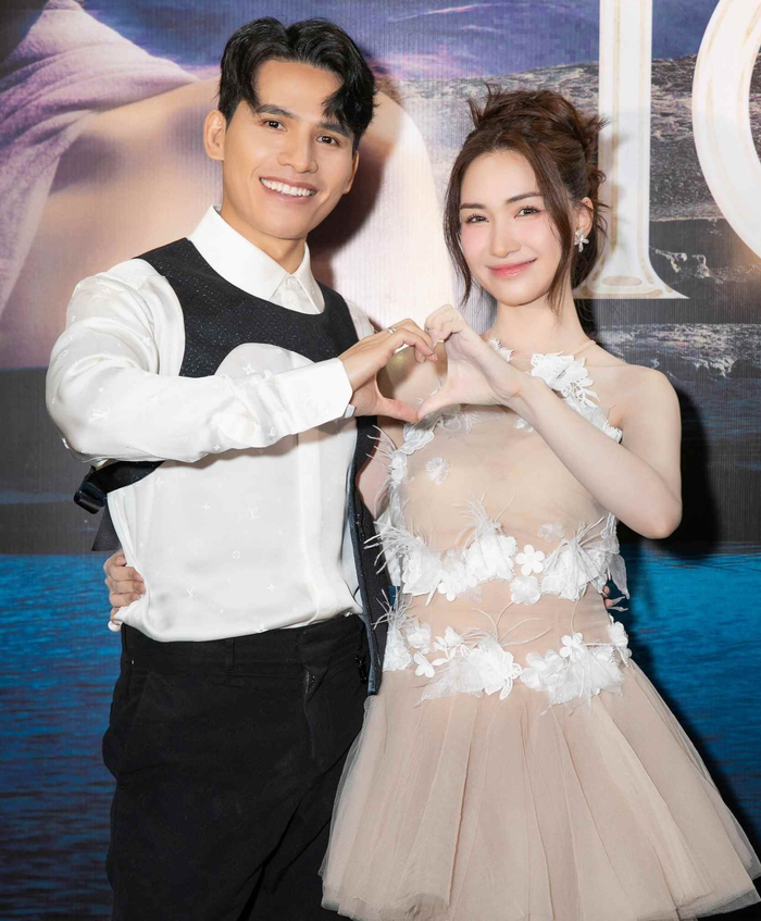 Hòa Minzy và Quốc Thiên là đôi bạn thân thiết trong showbiz Việt.