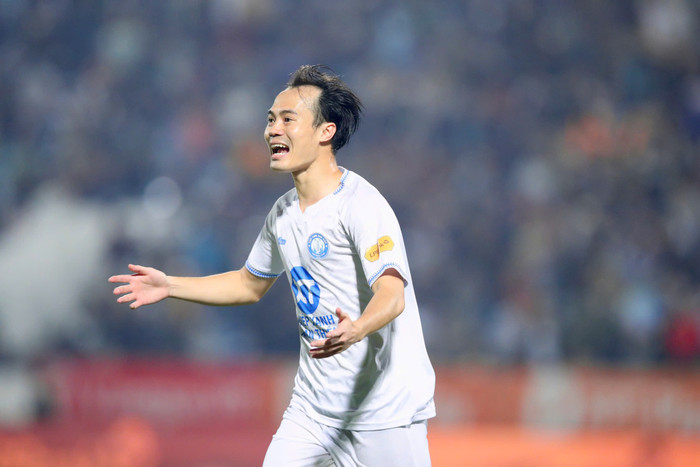 Tiền đạo Nguyễn Văn Toàn vẫn chưa công khai người yêu thứ hai. Ảnh: CLB Nam Định