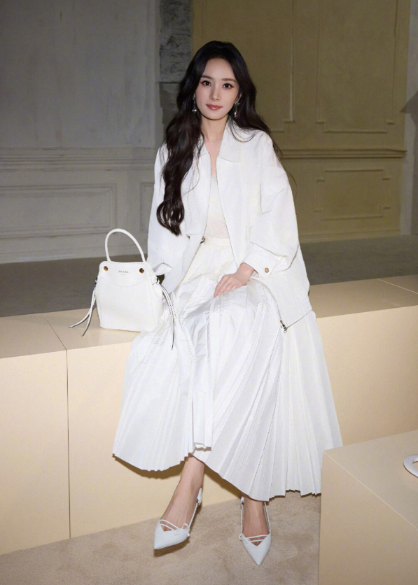 Dương Mịch tại hàng ghế đầu show Prada trong Tuần lễ Thời trang Milan Thu Đông 2026