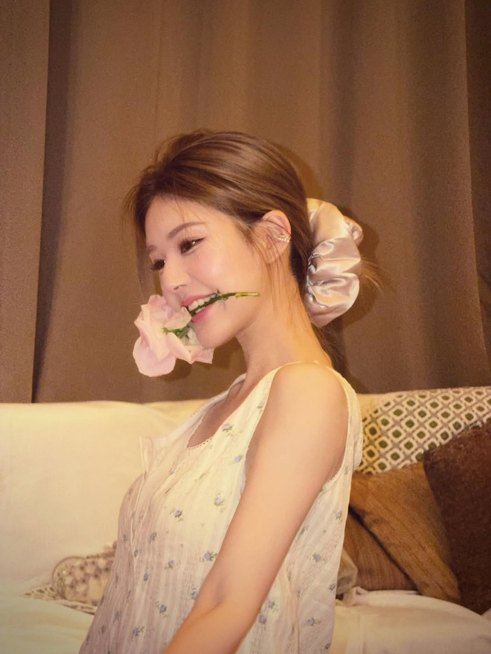 Bức ảnh đời thường của Triệu Lộ Tư nhận được nhiều sự quan tâm từ công chúng (Ảnh: ISNV).