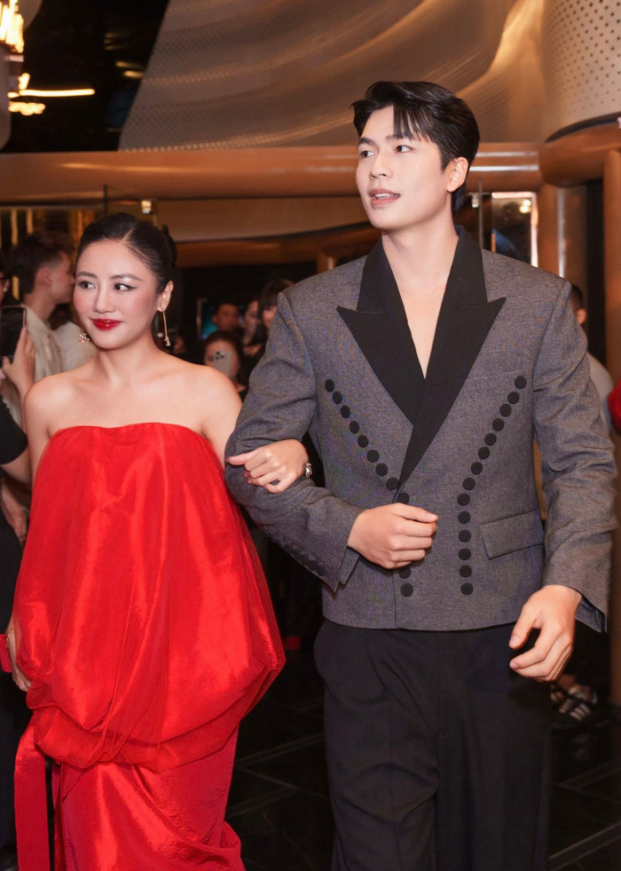 Trong Thỏ Ơi!!, Quốc Anh và Văn Mai Hương là hai vợ chồng.&nbsp;