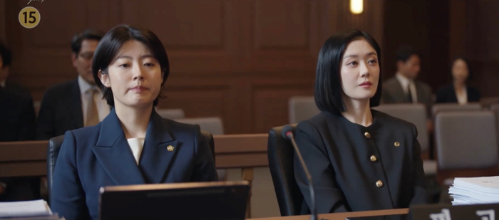 Jang Na-ra và Nam Ji-hyun trong phim pháp lý Good Partner