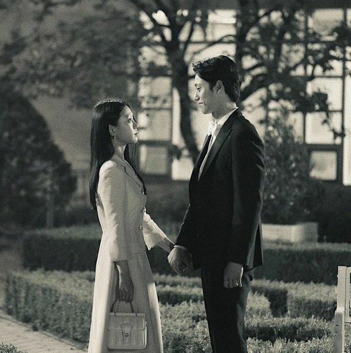 Lee Do-hyun và Go Min-si trong phim tình cảm lịch sử Youth of May