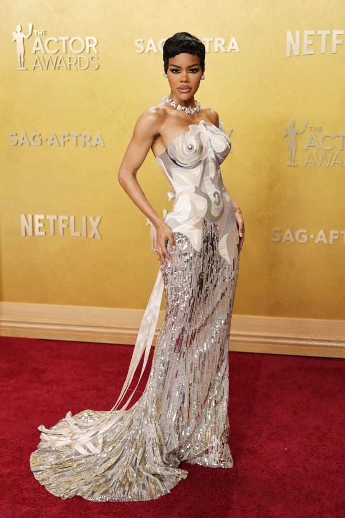 Chiếc đầm giúp Teyana Taylor phô diễn triệt để vóc dáng đầy đường cong.