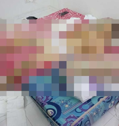 Nhà kế bên bốc mùi hôi thối nồng nặc, hàng xóm bàng hoàng khi qua kiểm tra Ảnh 2