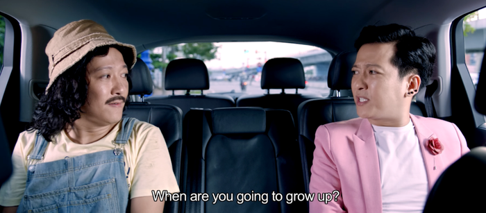 Trường Giang đảm nhận cùng lúc hai vai anh em sinh đôi&nbsp;trong Siêu Sao Siêu Ngố.&nbsp;