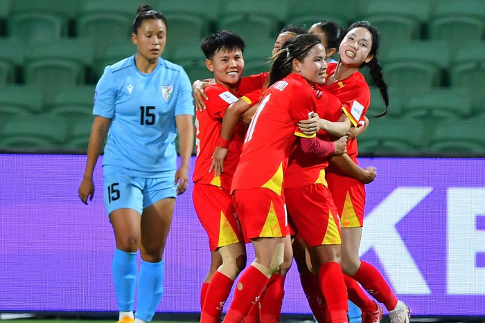 Vạn Sự lập cú đúp giúp tuyển nữ Việt Nam giành chiến thắng nghẹt thở 2-1 trước Ấn Độ trong trận đấu bảng C tại AFC Women’s Asian Cup Australia 2026. Ảnh: AFC