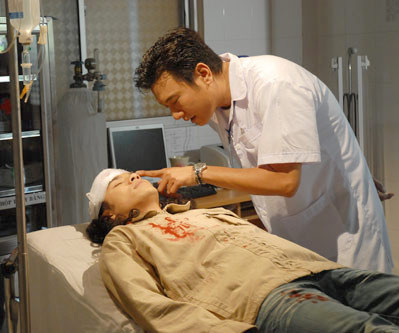 Trong lĩnh vực điện ảnh, Kasim Hoàng Vũ từng đảm nhận vai chính trong bộ phim Chết Lúc Nửa Đêm.