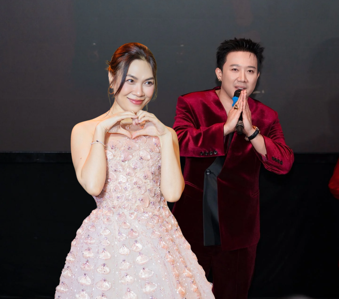 Mỹ Tâm tạm chiếm ưu thế trước Trấn Thành trên đường đua phòng vé.