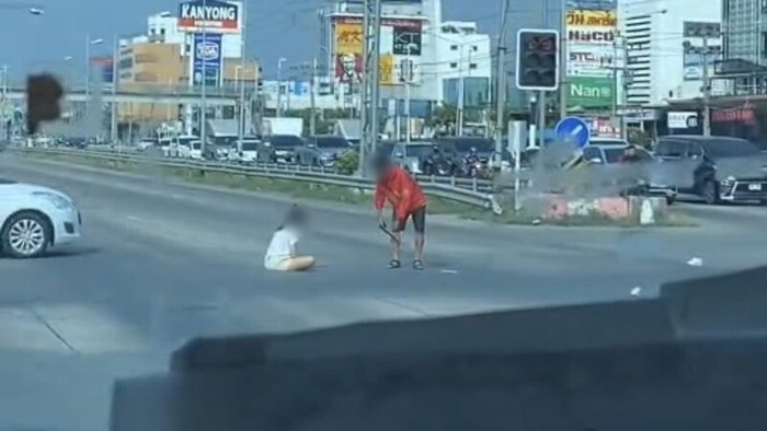 Cặp nam nữ có hành động phản cảm giữa đường, ai nhìn cũng bức xúc Ảnh 2